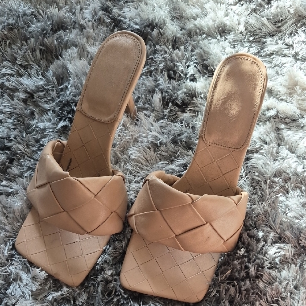 Amazon Tan Woven Square-Toe Slide Mules